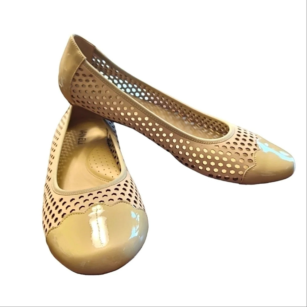 Vaneli Leather Perforated Flats NWOB 😍 - Picture 2 of 13